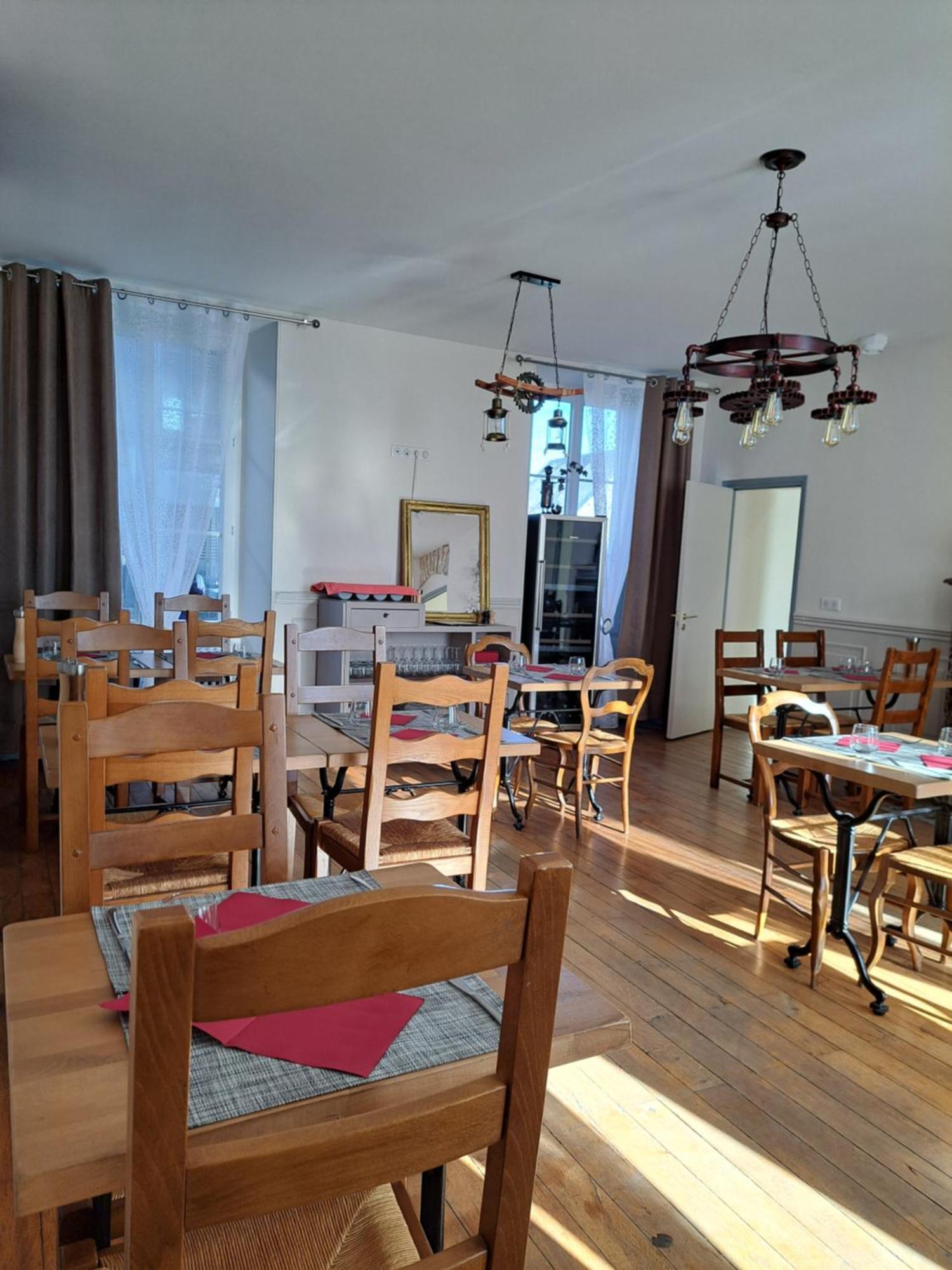 Au P'Tit Gueul'Ton Bed and Breakfast Les Aix-d'Angillon Eksteriør billede